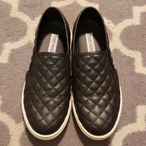 Steve Madden Slip-on Sneaker